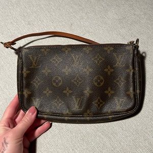 Louis Vuitton Monogram Pochette